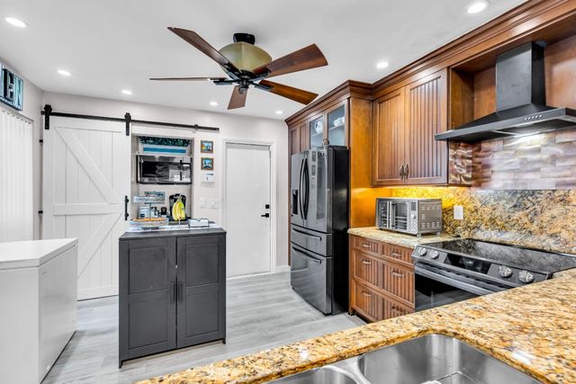 3880 NW 2nd Court, Deerfield Beach, FL 33442