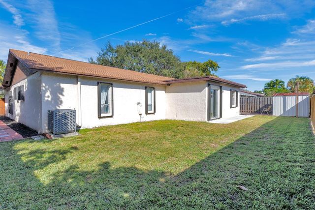 3880 NW 2nd Court, Deerfield Beach, FL 33442