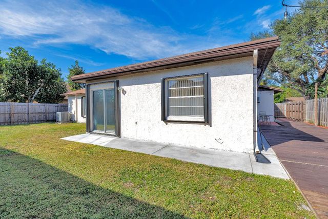 3880 NW 2nd Court, Deerfield Beach, FL 33442