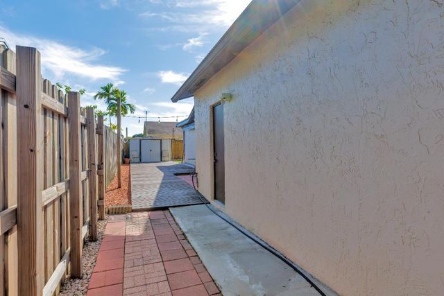 3880 NW 2nd Court, Deerfield Beach, FL 33442