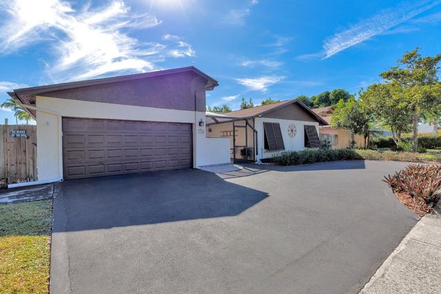 3880 NW 2nd Court, Deerfield Beach, FL 33442