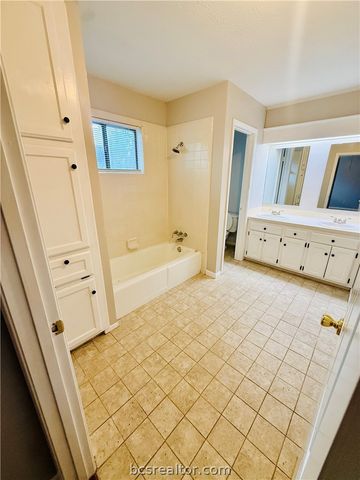 1101 Hardwood Lane, College Station, TX 77840
