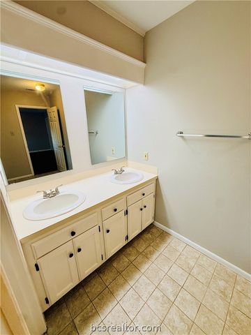 1101 Hardwood Lane, College Station, TX 77840