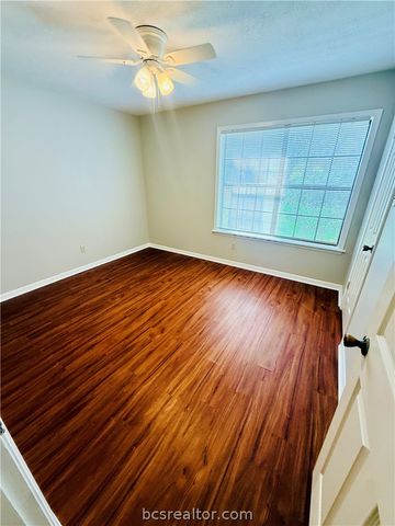 1101 Hardwood Lane, College Station, TX 77840