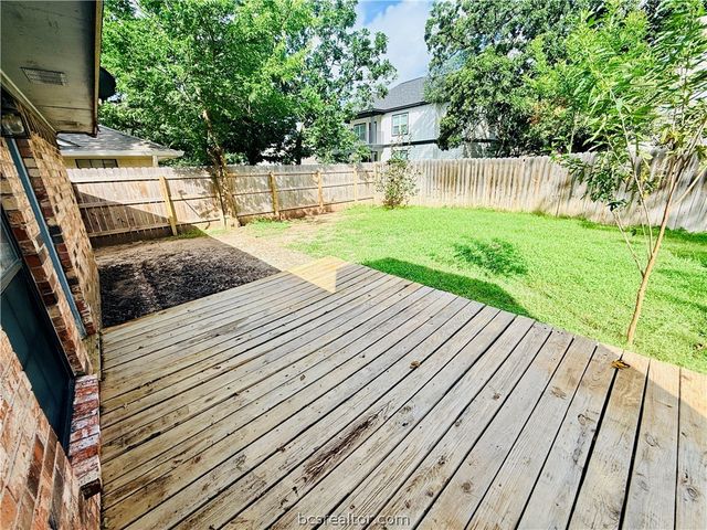 1101 Hardwood Lane, College Station, TX 77840
