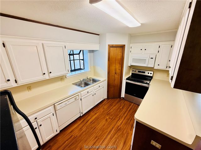 1101 Hardwood Lane, College Station, TX 77840