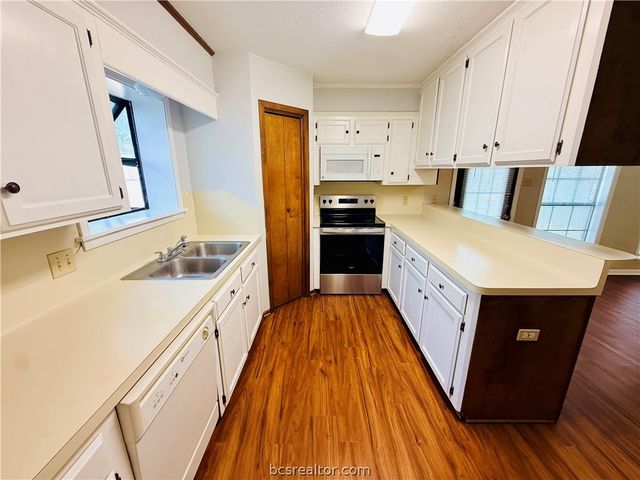 1101 Hardwood Lane, College Station, TX 77840