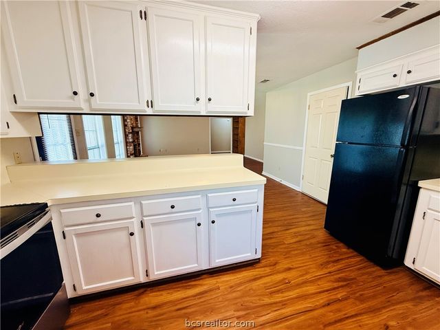 1101 Hardwood Lane, College Station, TX 77840