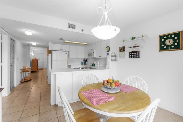 9470 Tangerine Place 209, Davie, FL 33324