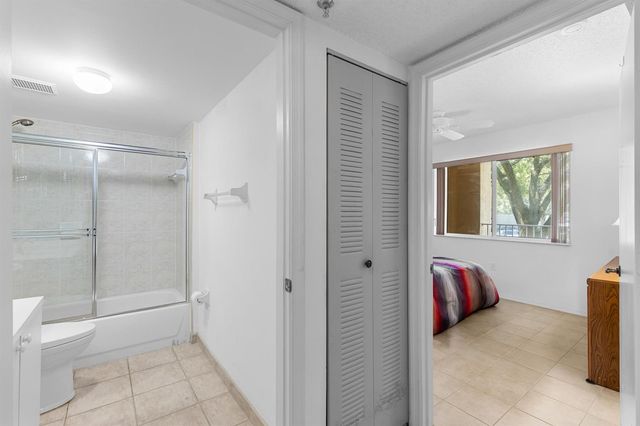 9470 Tangerine Place 209, Davie, FL 33324