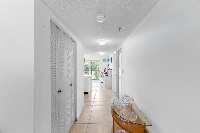 9470 Tangerine Place 209, Davie, FL 33324