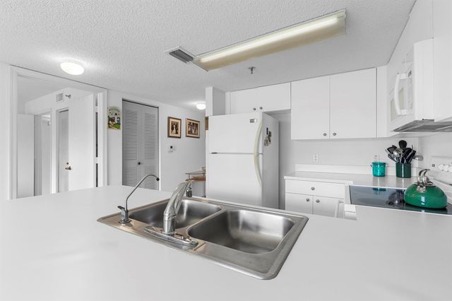 9470 Tangerine Place 209, Davie, FL 33324