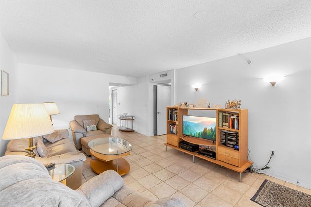 9470 Tangerine Place 209, Davie, FL 33324