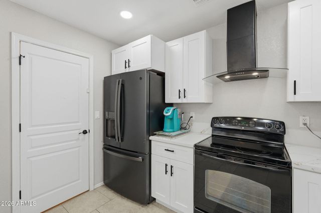 6314 W Lawrence Lane, Glendale, AZ 85302