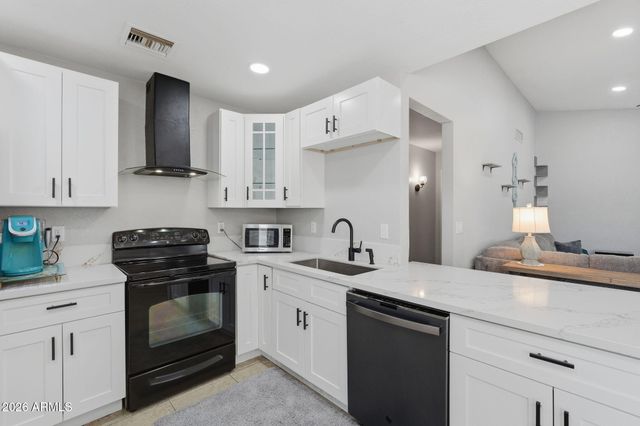 6314 W Lawrence Lane, Glendale, AZ 85302