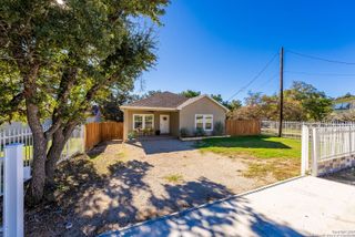 1153 Singing Hills Dr, Canyon Lake, TX 78133
