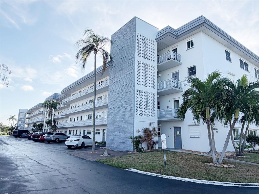 3018 59TH STREET S 111, Gulfport, FL 33707