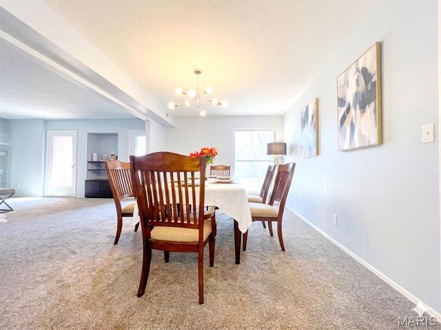 514 Coeur De Royale Drive 404, Creve Coeur, MO 63141