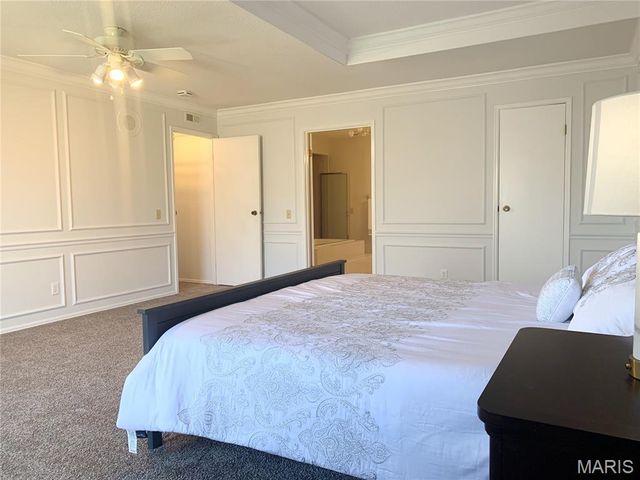 514 Coeur De Royale Drive 404, Creve Coeur, MO 63141