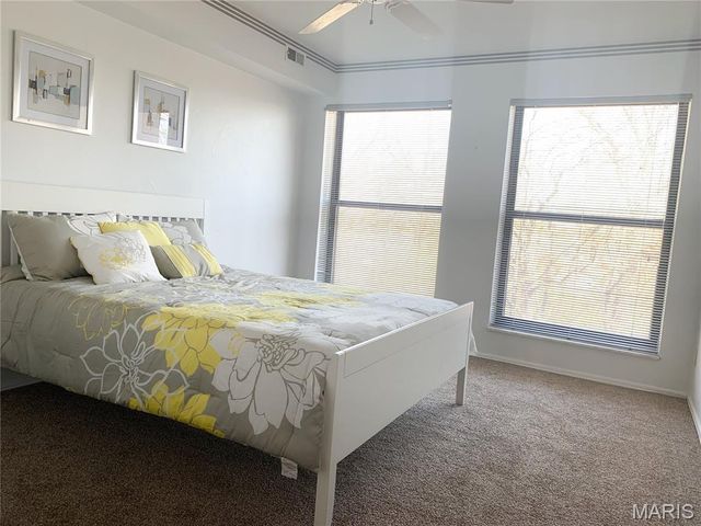 514 Coeur De Royale Drive 404, Creve Coeur, MO 63141