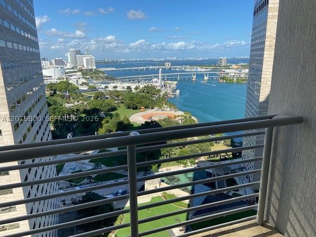 325 S Biscayne Blvd 2914, Miami, FL 33131