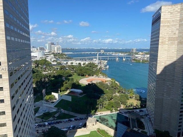 325 S Biscayne Blvd 2914, Miami, FL 33131