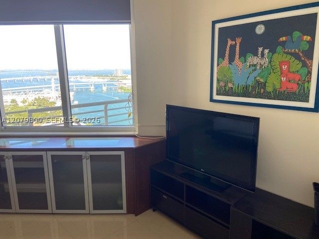 325 S Biscayne Blvd 2914, Miami, FL 33131