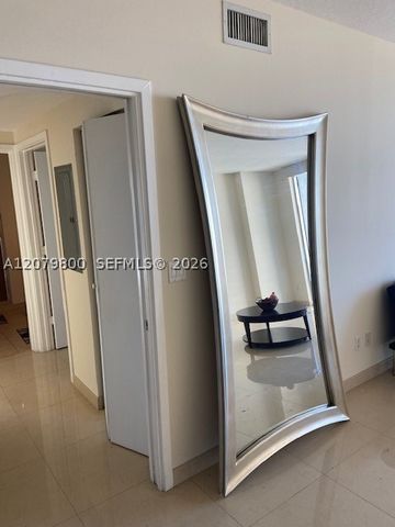 325 S Biscayne Blvd 2914, Miami, FL 33131