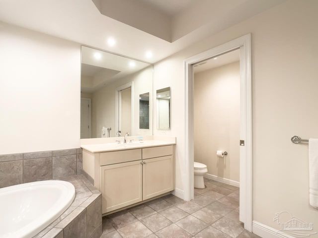 645 Lost Key Dr 203D, Pensacola, FL 32507