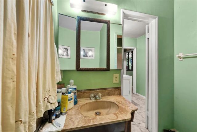 6947 Alcove, Los Angeles, CA 91605