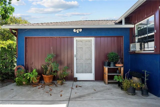 6947 Alcove, Los Angeles, CA 91605