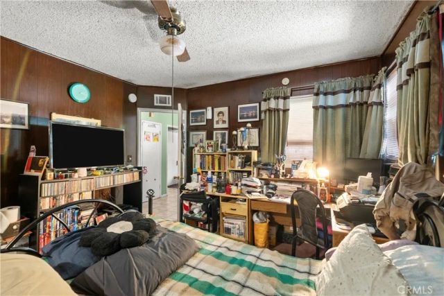 6947 Alcove, Los Angeles, CA 91605