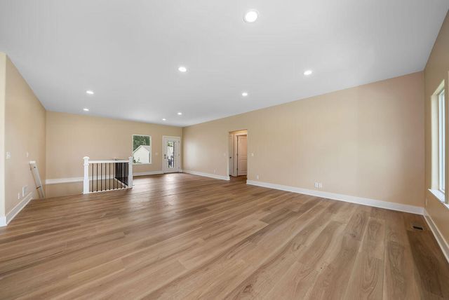 1321 COPPER MOUNTAIN DR Drive, Crescent, IA 51526