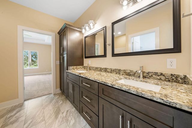 1321 COPPER MOUNTAIN DR Drive, Crescent, IA 51526