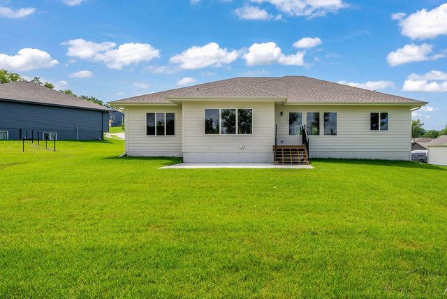 1321 COPPER MOUNTAIN DR Drive, Crescent, IA 51526