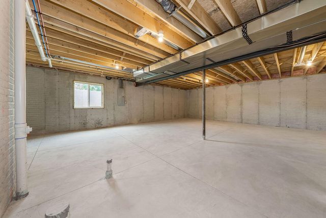 1321 COPPER MOUNTAIN DR Drive, Crescent, IA 51526