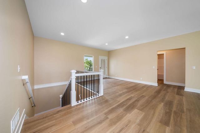 1321 COPPER MOUNTAIN DR Drive, Crescent, IA 51526