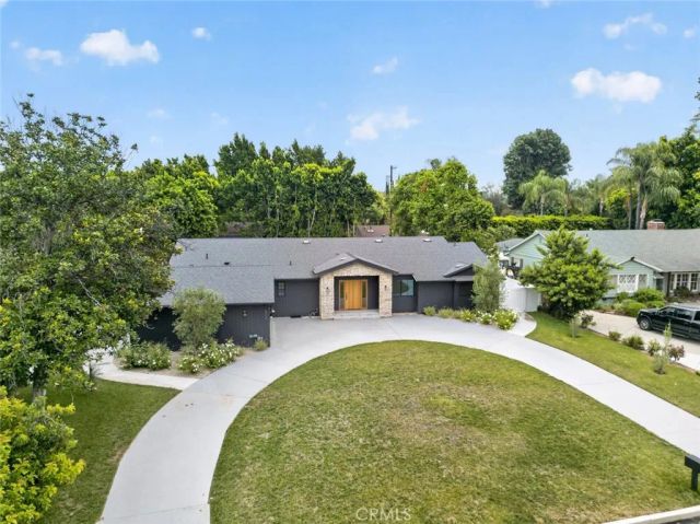 8960 Oak Park Avenue, Sherwood Forest, CA 91325