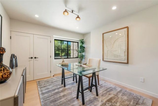 8960 Oak Park Avenue, Sherwood Forest, CA 91325
