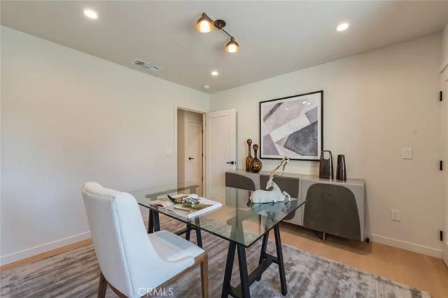 8960 Oak Park Avenue, Sherwood Forest, CA 91325