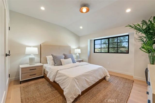 8960 Oak Park Avenue, Sherwood Forest, CA 91325