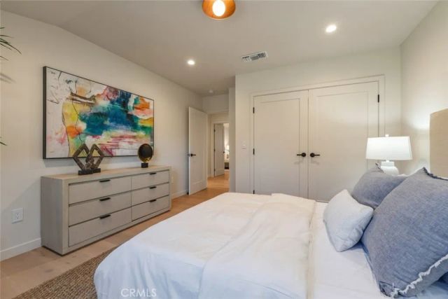 8960 Oak Park Avenue, Sherwood Forest, CA 91325