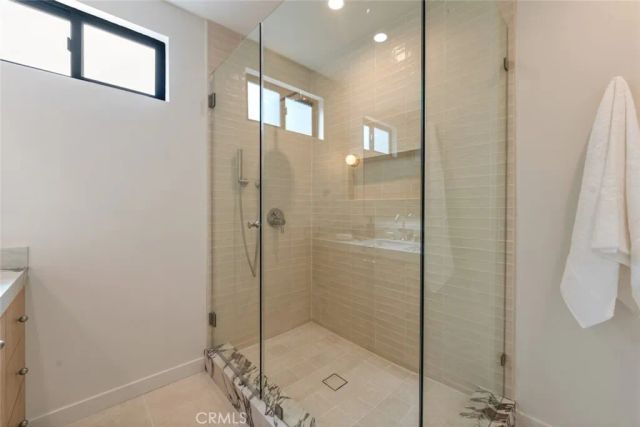 8960 Oak Park Avenue, Sherwood Forest, CA 91325