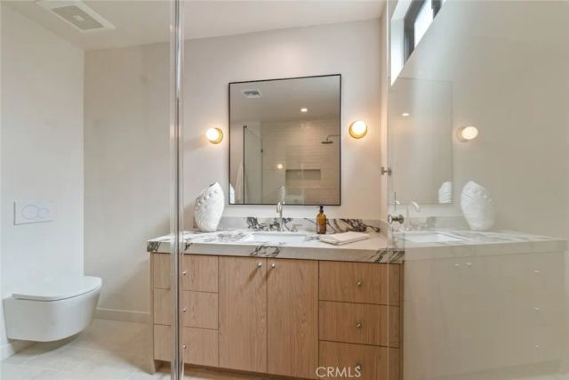 8960 Oak Park Avenue, Sherwood Forest, CA 91325