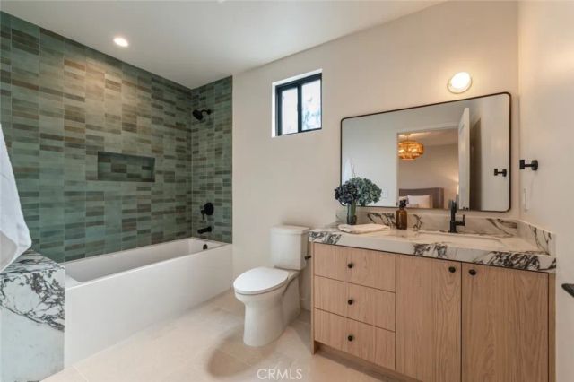 8960 Oak Park Avenue, Sherwood Forest, CA 91325