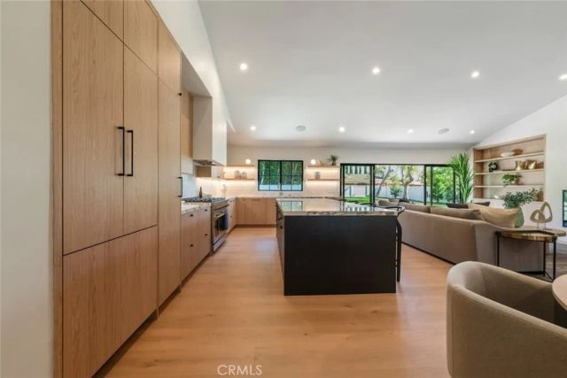 8960 Oak Park Avenue, Sherwood Forest, CA 91325