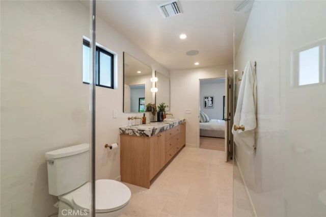 8960 Oak Park Avenue, Sherwood Forest, CA 91325