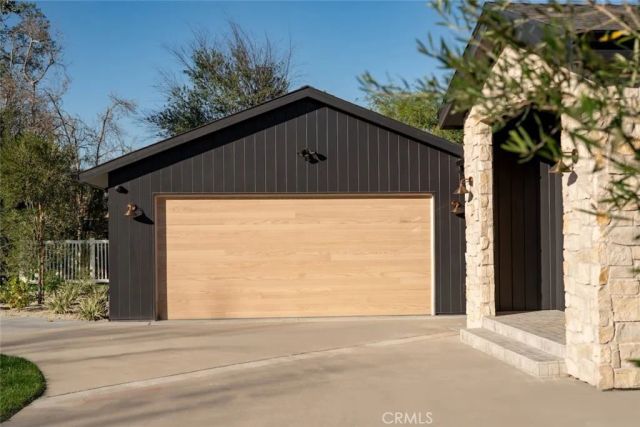 8960 Oak Park Avenue, Sherwood Forest, CA 91325