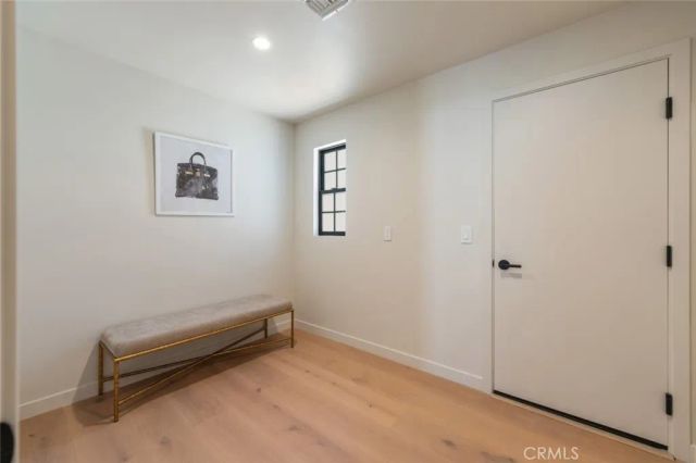 8960 Oak Park Avenue, Sherwood Forest, CA 91325