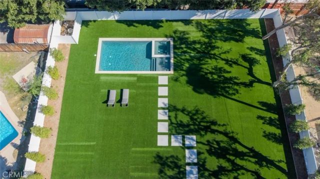8960 Oak Park Avenue, Sherwood Forest, CA 91325